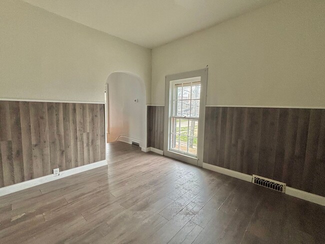 Photo - 701 W Vine St Apartment Unit 2