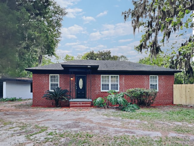 Building Photo - 886 Brandywine St Rental