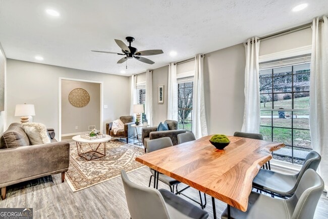 Photo - 4428 John Dr NW