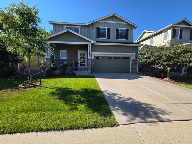Building Photo - Amazing 3 bedrooms plus a loft, and 2.5 ba...