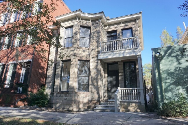 Building Photo - 552 E Liberty Unit B