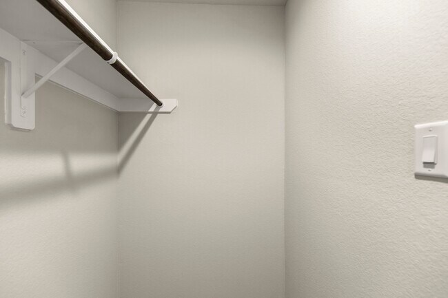 Photo - 3915 Sparkman Ln