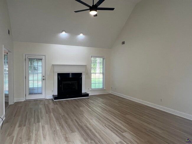 Photo - 134 Stone Brooke Dr