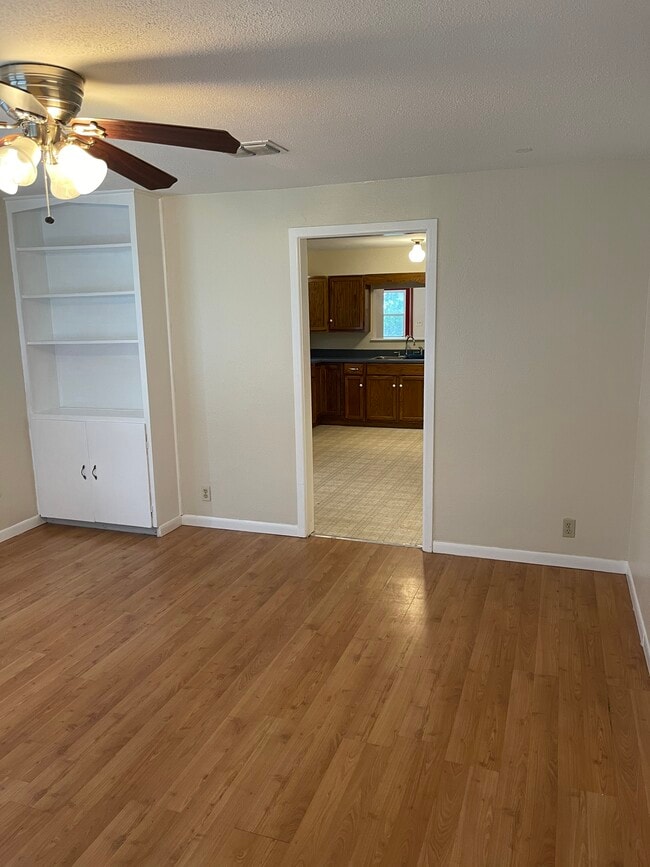 Photo - 732 W Market St