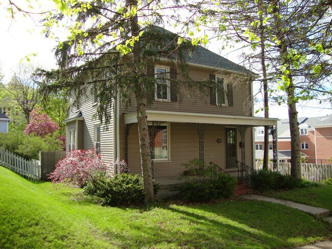 Photo - Walking Distance to St. Mary's Hospital an...