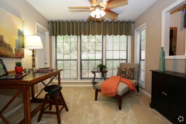 Living Area - The Berkshires at Vinings