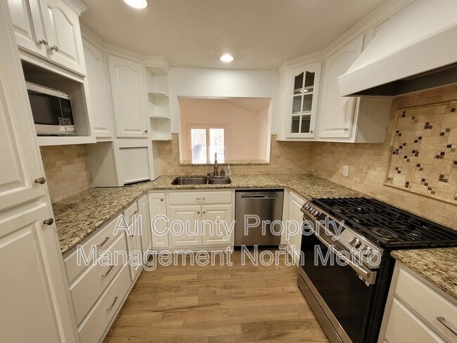 Photo - 180 Crestwood Ct