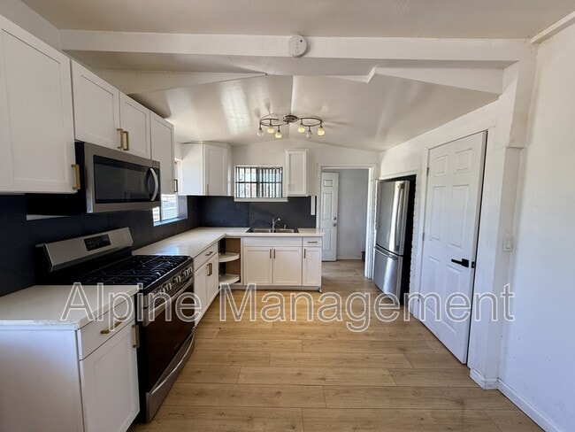 Photo - 806 52nd Ave