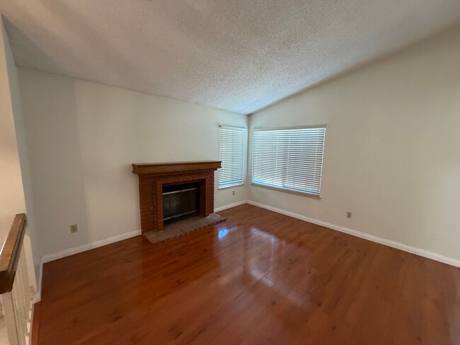 20318 Temple Ave