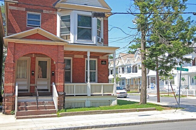 Photo - 907 State St Unit #907