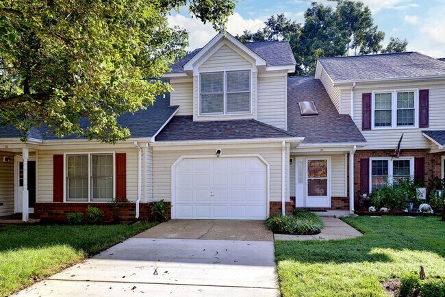 Building Photo - Nicely Updated Grafton Woods Condo