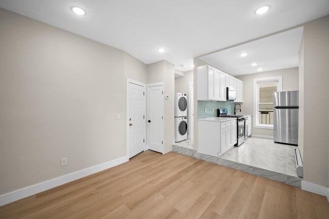 Building Photo - 450 1st St Unit 2 Rental