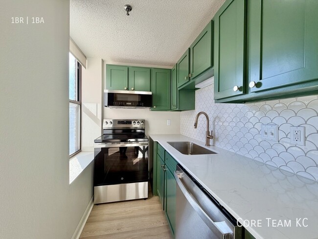Photo - 235 Ward Pkwy Unidad F - 511