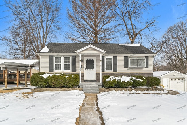 Building Photo - 1023 St Denis St