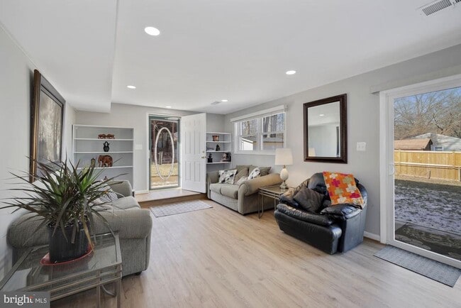 Building Photo - 8418 Stonewall Dr