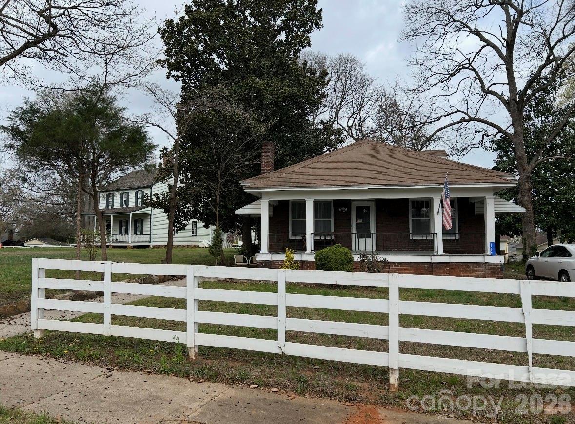 Photo - 1020 Richard St