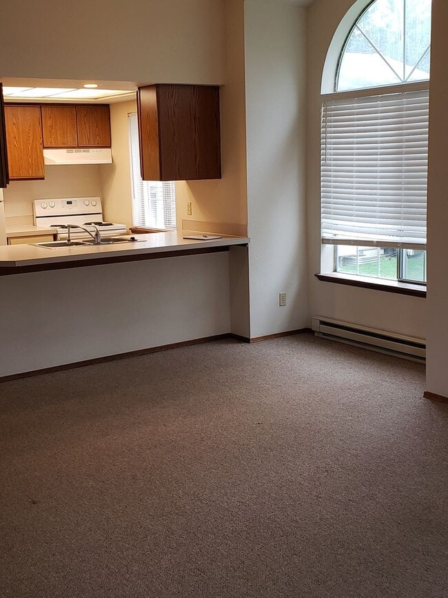 Photo - Spacious Two Bedroom Coming Available! Unit 4