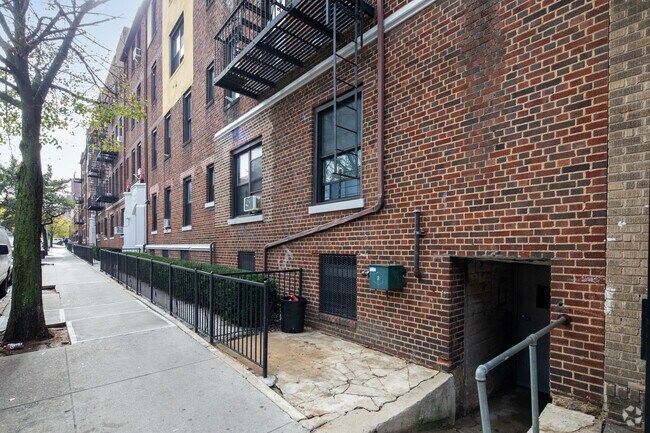 Photo - 32-40 93rd St