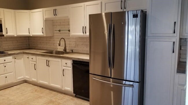 Photo - 2100 Tanglewilde St Unit 525