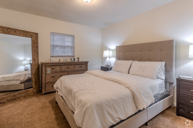 2BR, 1.5BA - 988SF