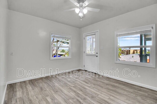 8075 Lemon Ave