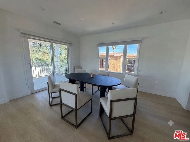 Photo - 1546 S Ogden Dr Unidad #2
