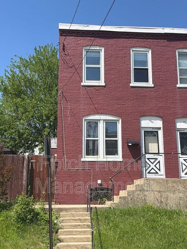 Building Photo - 422 Hillside Ave