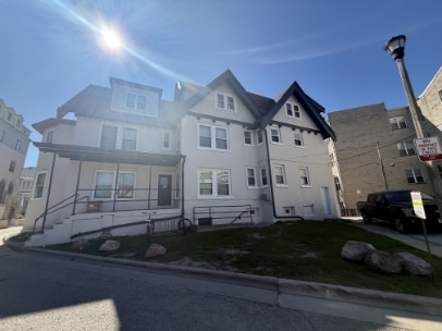 Building Photo - 632 Howard Place