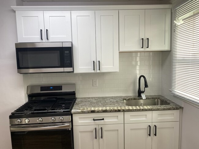 Photo - 1299 Hird Ave