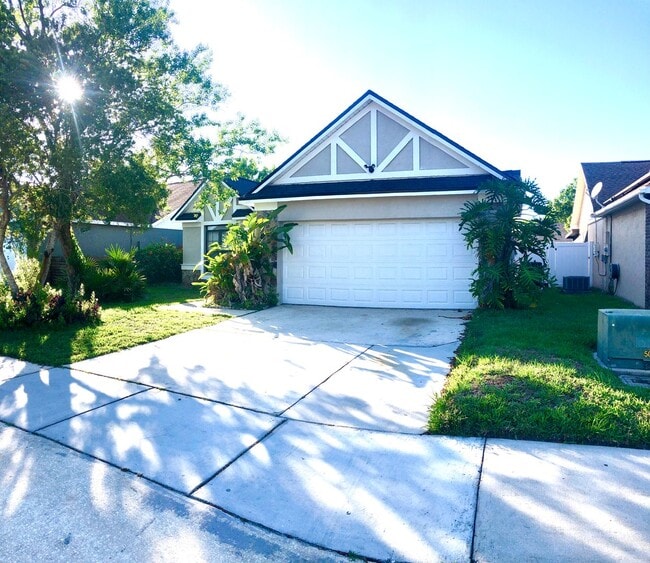 Building Photo - 3/2 Pool Home in Alafaya Woods - Renovated 2021