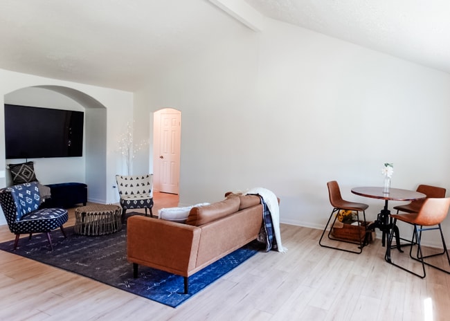 Photo - 9730 Barmont Dr