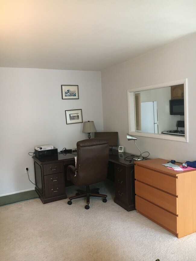 Living Room - 12207 Braxfield Ct Unit 14