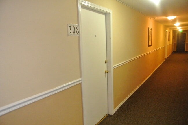 Photo - Online for roommate application only