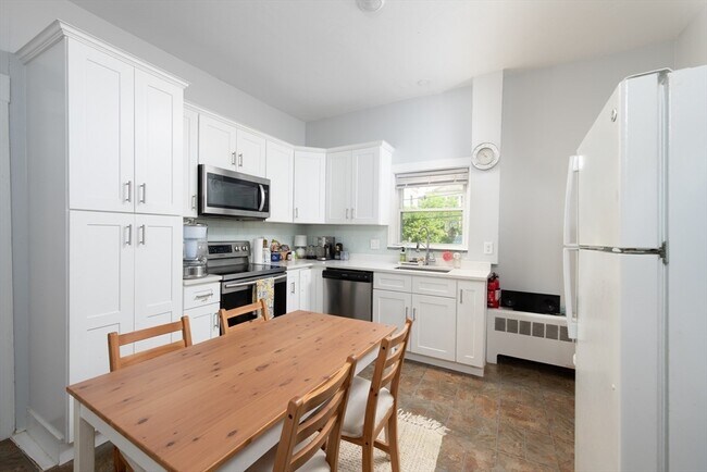 Photo - 31 Kent Square Unit 1