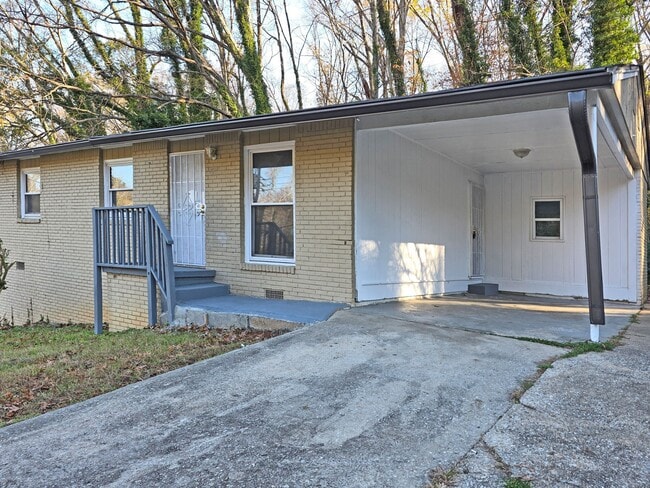 Photo - 2332 Baywood Dr SE