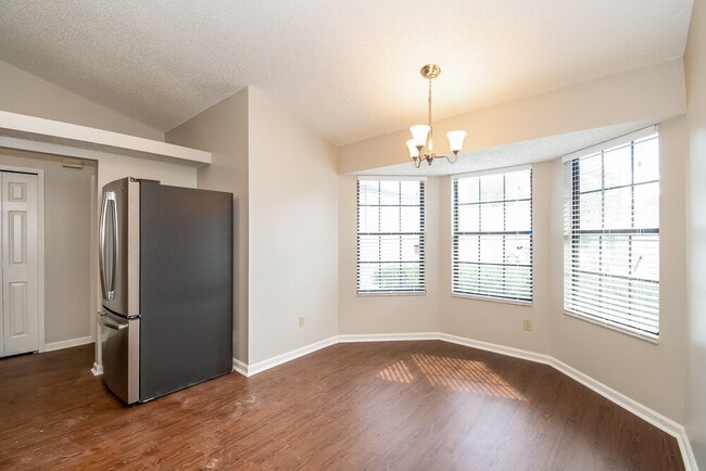 Photo - 2018 Cardiff Ln