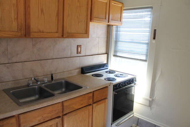 Photo - 457 W 8th St Apartments Unit 2nd floor-2 bedroom #3