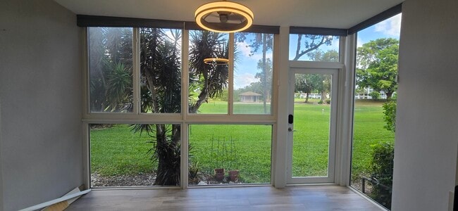 Building Photo - 3300 N Palm Aire Dr Unit 109