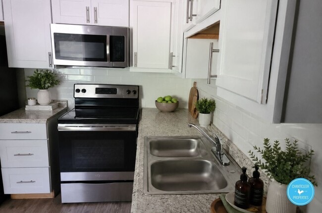 Photo - 832 W 7th St Unidad C