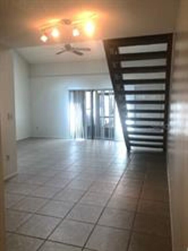 Photo - 2 Bedroom /  2 Bath Townhouse in Orlando - Available Now!
