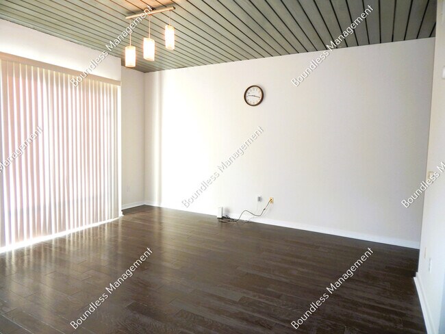 Photo - 620 Glen Iris Dr NE Unit 210