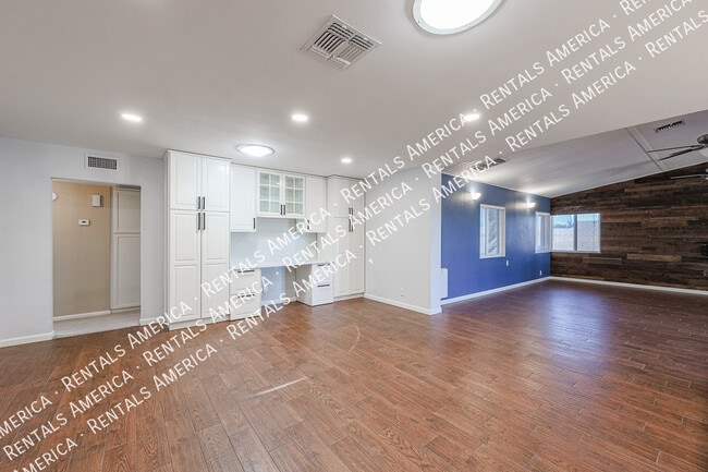 Photo - 1360 W Esplanade St
