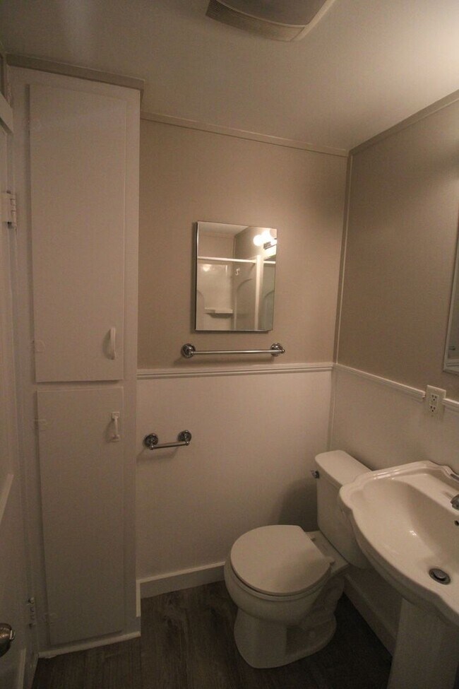 Photo - 48 East Main Street Unidad 1