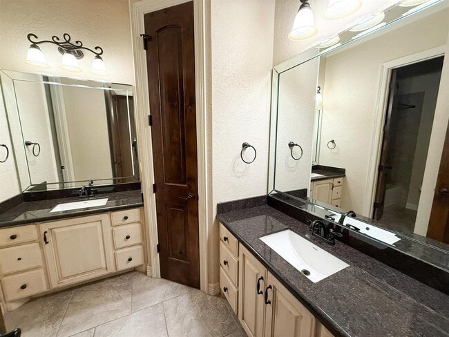 Photo - 6470 Claybourn Dr