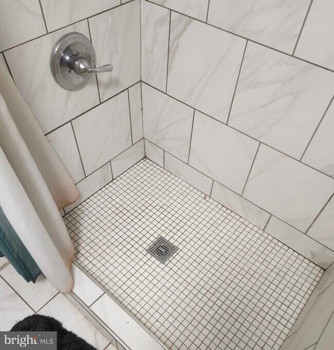 Photo - 2121 N St NW