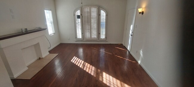 Photo - 2818 S Bronson Ave Unit #B