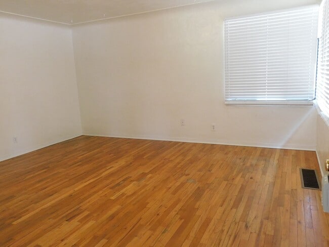 Photo - Close to CMU/St Mary's