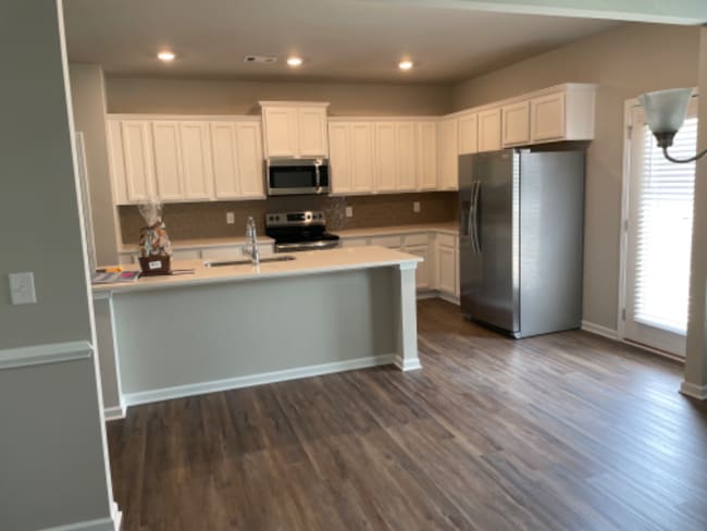 Photo - 513 Ruths Dr