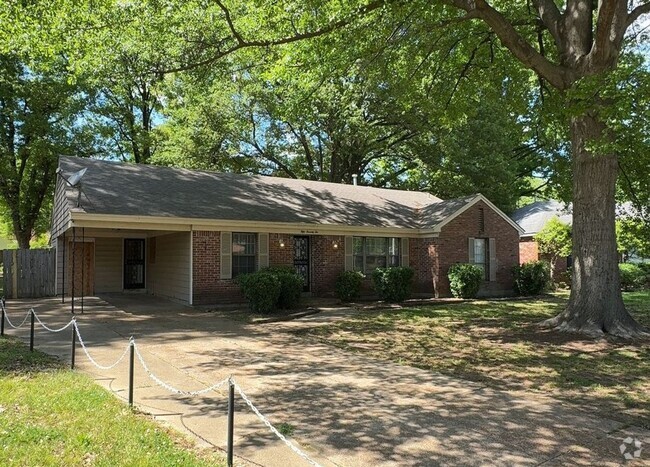 Building Photo - Spacious 3 bedroom 2 bath home