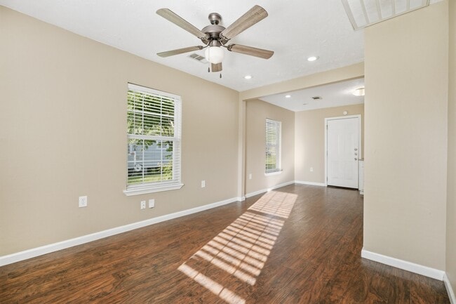 Photo - 2102 N Galveston Ave